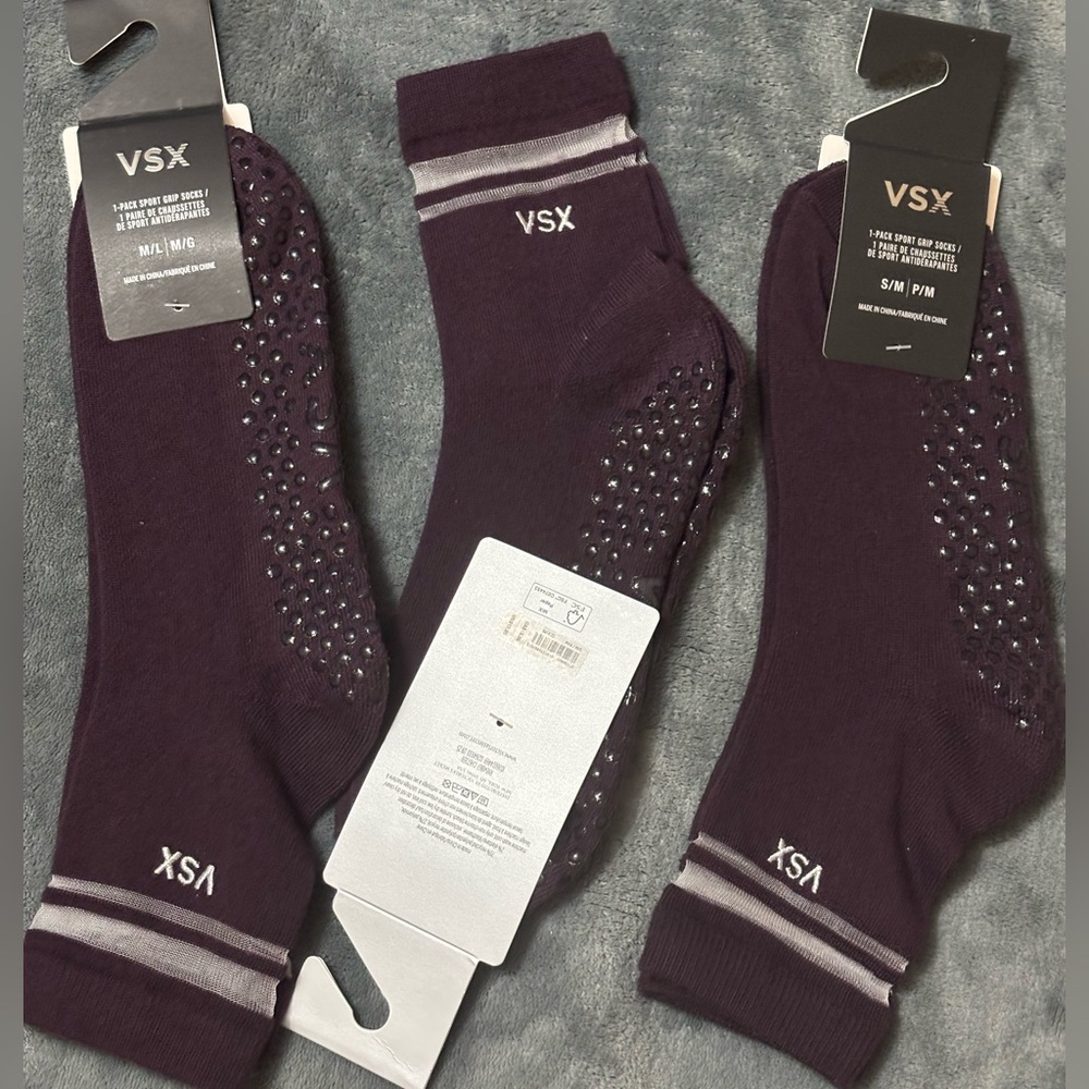 Victoria’s Secret New w/Tags VSX Sport Grip Socks $24
2 pairs : S/M
1 pair: M/L